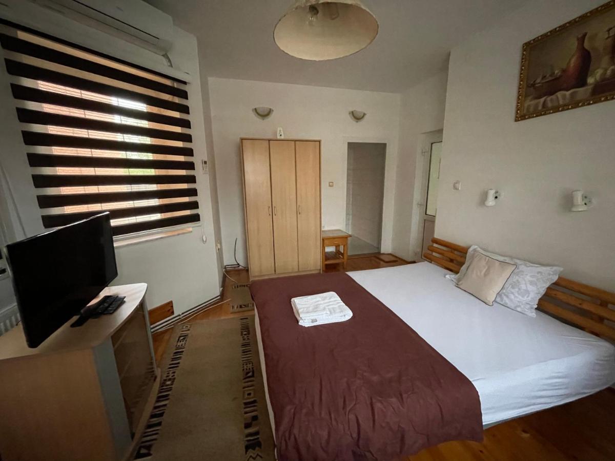 Guest House Luxotel Zrenjanin Extérieur photo