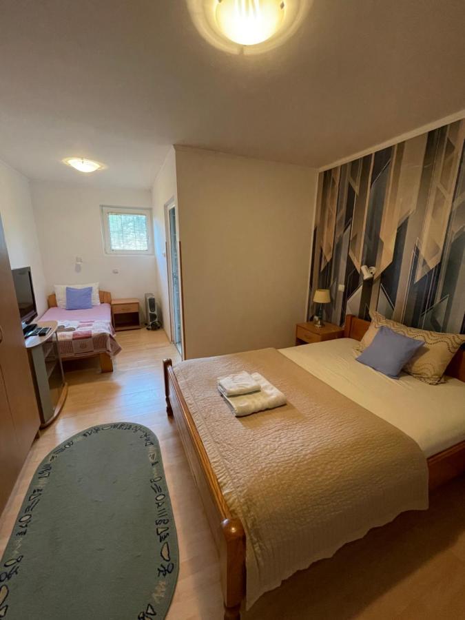 Guest House Luxotel Zrenjanin Extérieur photo