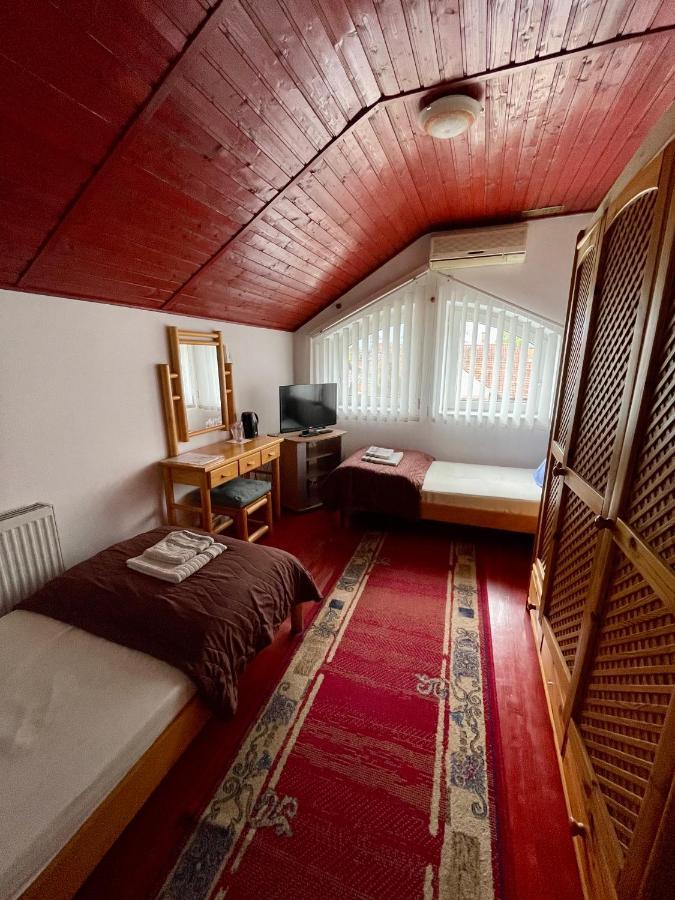 Guest House Luxotel Zrenjanin Extérieur photo