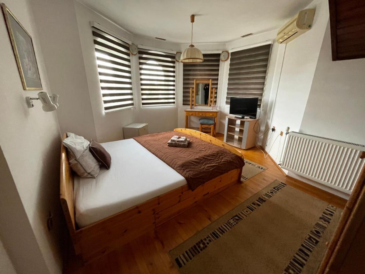 Guest House Luxotel Zrenjanin Extérieur photo
