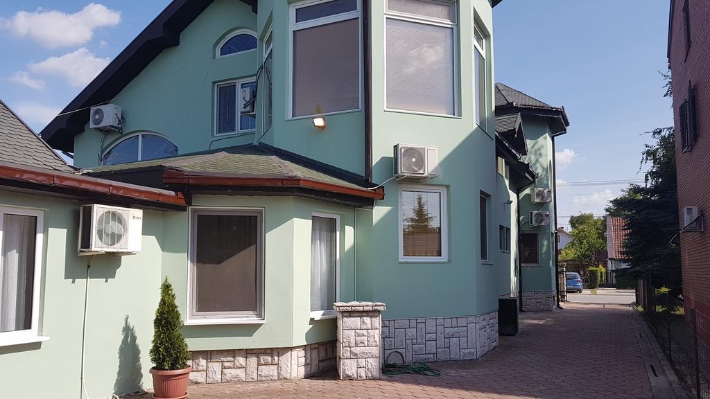 Guest House Luxotel Zrenjanin Extérieur photo