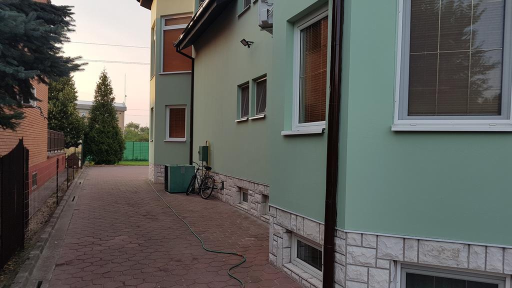 Guest House Luxotel Zrenjanin Extérieur photo
