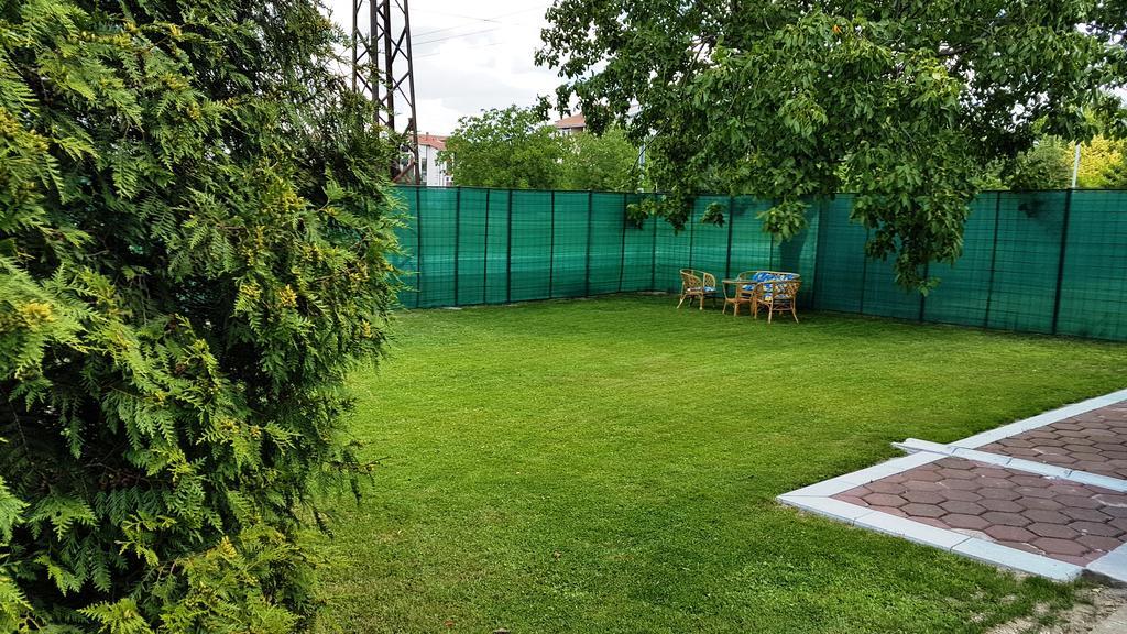 Guest House Luxotel Zrenjanin Extérieur photo