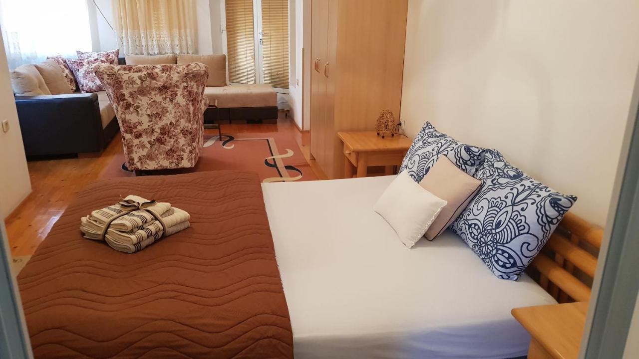 Guest House Luxotel Zrenjanin Extérieur photo